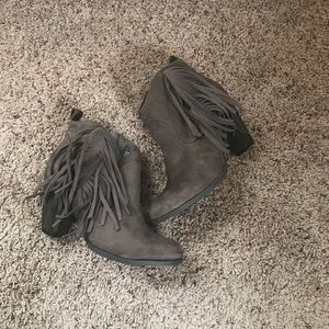 NWOT CHARLOTTE RUSSE FRINGE BOOTIES